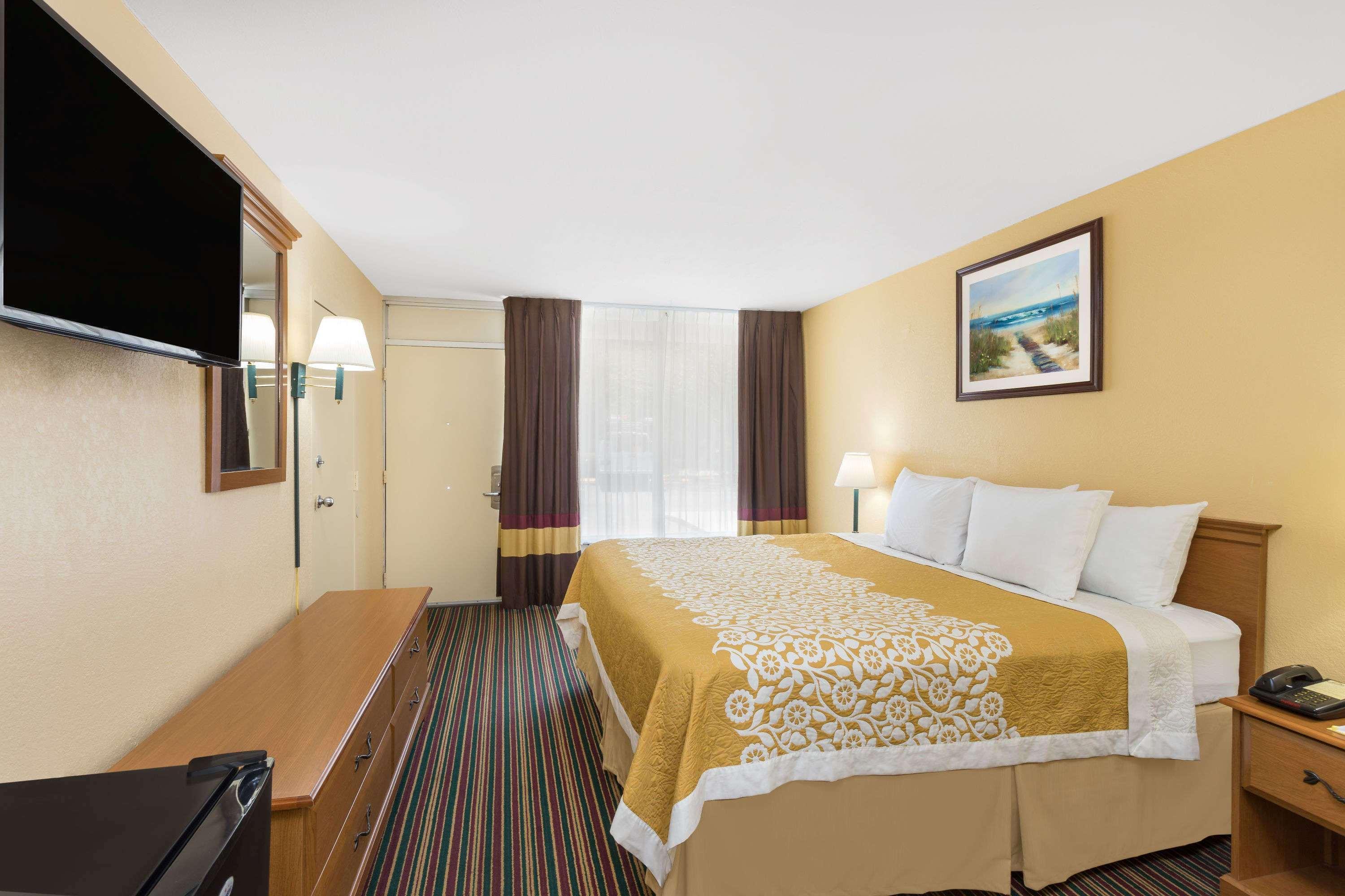 Days Inn By Wyndham Mt Pleasant-Charleston-Patriots Point Esterno foto