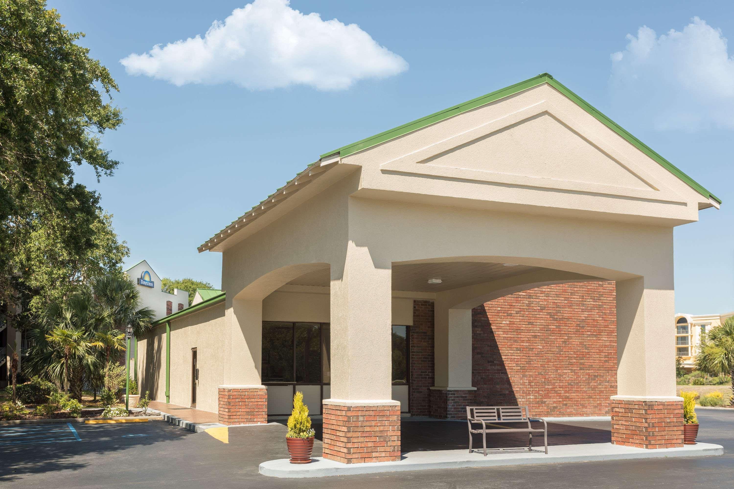 Days Inn By Wyndham Mt Pleasant-Charleston-Patriots Point Esterno foto