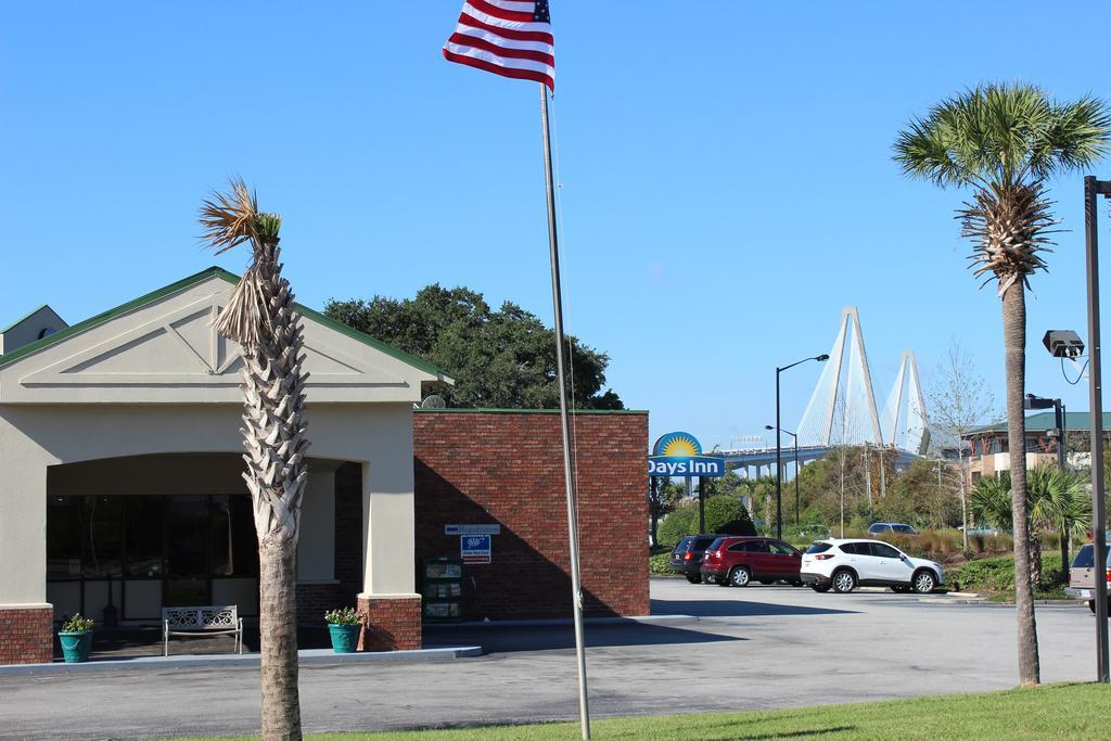Days Inn By Wyndham Mt Pleasant-Charleston-Patriots Point Esterno foto