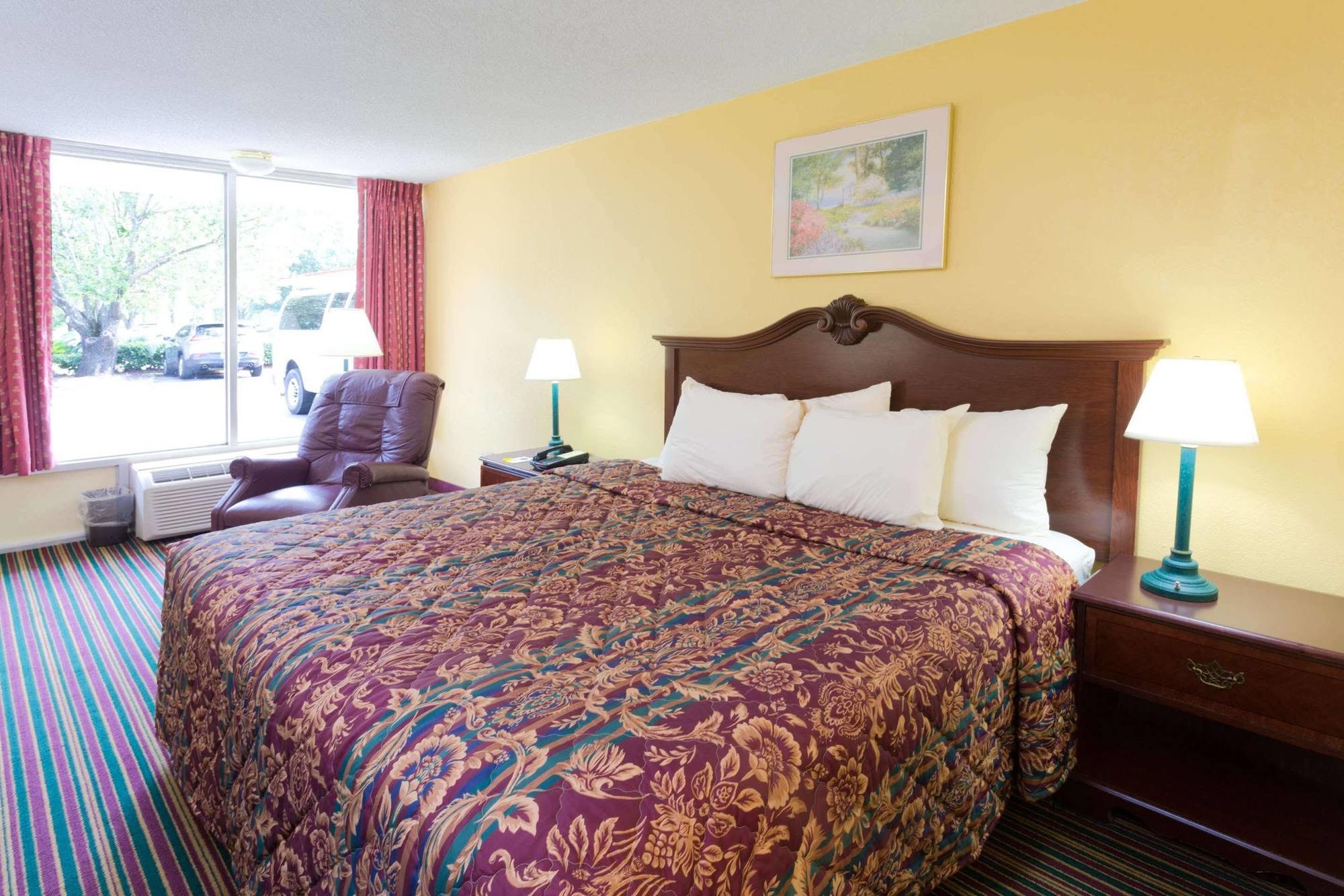 Days Inn By Wyndham Mt Pleasant-Charleston-Patriots Point Esterno foto